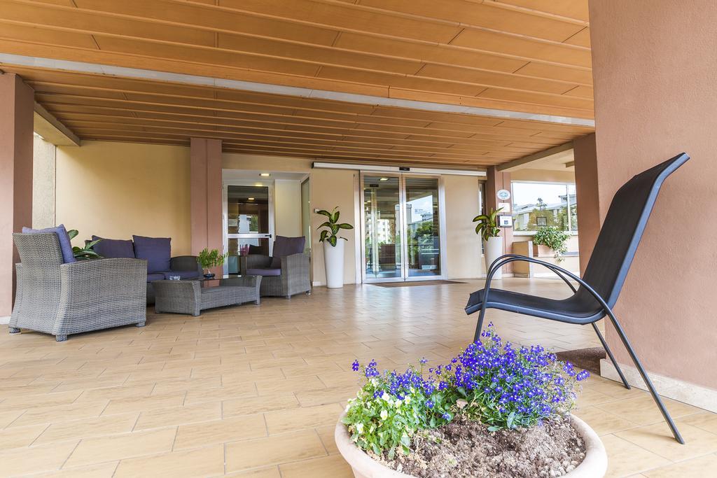 Hotel Residence Ulivi E Palme Cagliari Exterior photo